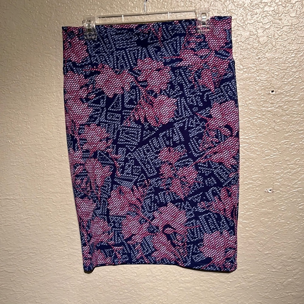 Medium LuLaRoe Cassie Skirt
